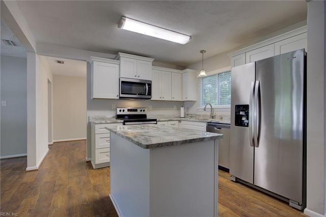 3096 Kenelm DR, Chesapeake, VA 23323