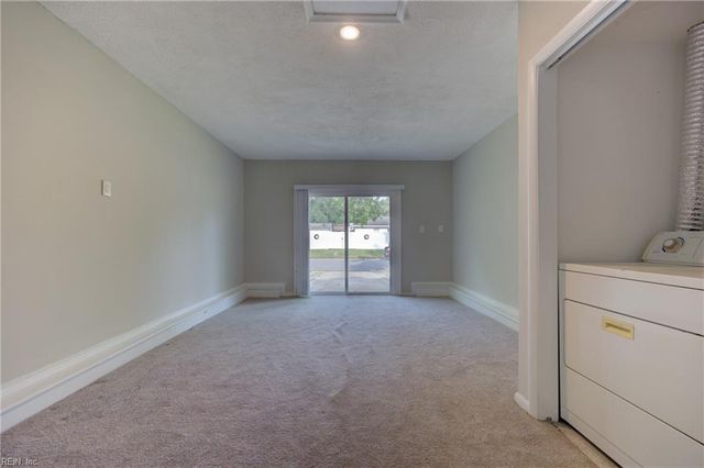 3096 Kenelm DR, Chesapeake, VA 23323