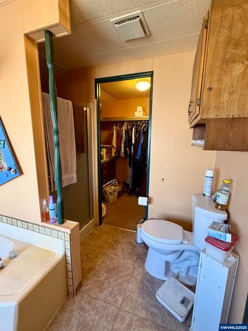 4667 Amber St NE, Salem, OR 97301