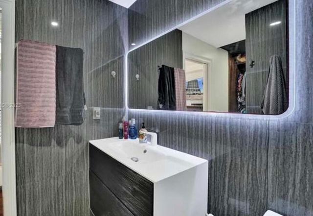 1720 Harrison Street 14h, Hollywood, FL 33020