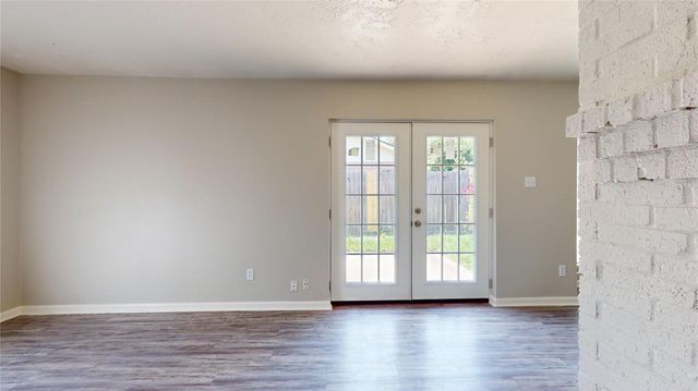 4138 Swinden Drive, Houston, TX 77066