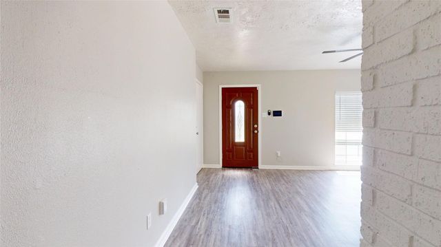 4138 Swinden Drive, Houston, TX 77066