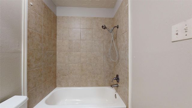 4138 Swinden Drive, Houston, TX 77066