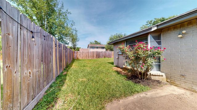 4138 Swinden Drive, Houston, TX 77066