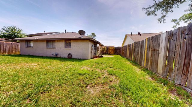 4138 Swinden Drive, Houston, TX 77066