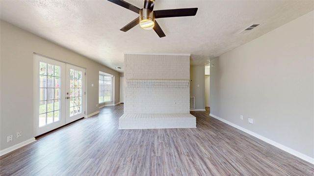 4138 Swinden Drive, Houston, TX 77066