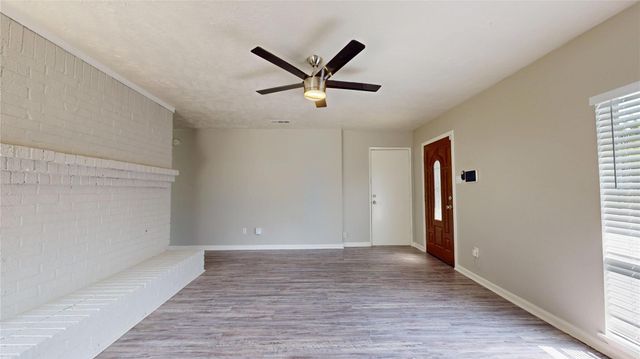 4138 Swinden Drive, Houston, TX 77066