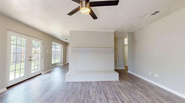 4138 Swinden Drive, Houston, TX 77066