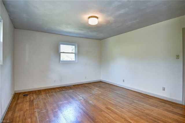 1820 Ashley DR, Virginia Beach, VA 23454
