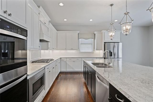 3156 Shadow Creek, Roswell, GA 30075