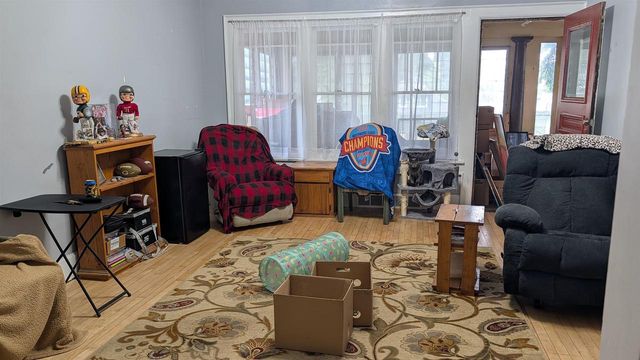 419 S VAN BUREN STREET, Green Bay, WI 54301