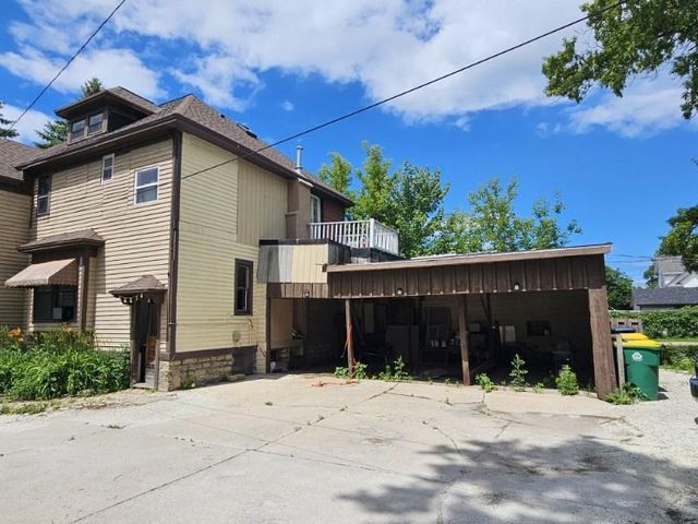 419 S VAN BUREN STREET, Green Bay, WI 54301