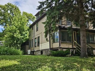 419 S VAN BUREN STREET, Green Bay, WI 54301