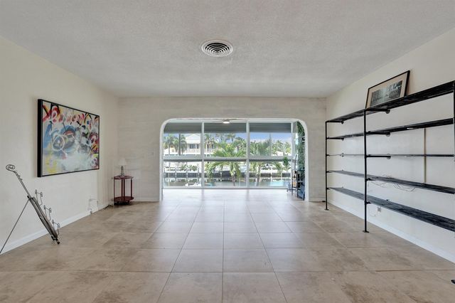 2400 NE 36th Street 10, Lighthouse Point, FL 33064