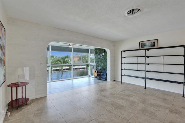 2400 NE 36th Street 10, Lighthouse Point, FL 33064