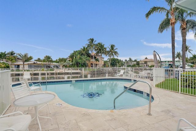 2400 NE 36th Street 10, Lighthouse Point, FL 33064
