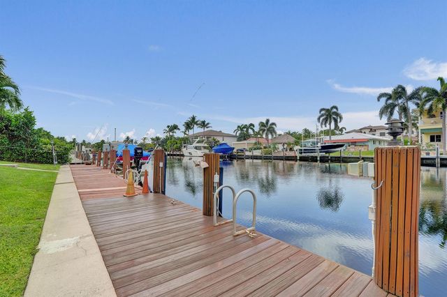 2400 NE 36th Street 10, Lighthouse Point, FL 33064