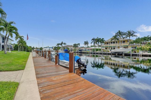 2400 NE 36th Street 10, Lighthouse Point, FL 33064