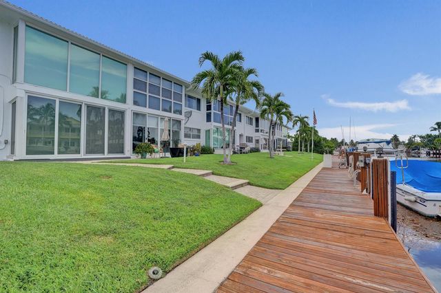 2400 NE 36th Street 10, Lighthouse Point, FL 33064