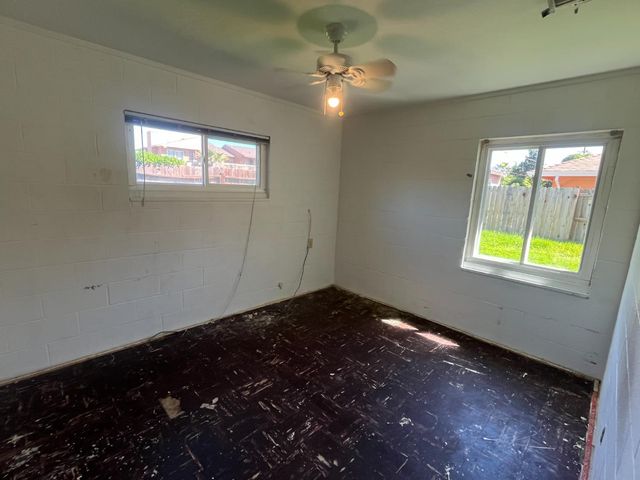 3318 Horseshoe Dr, Sacramento, CA 95821