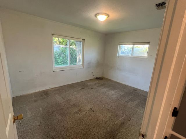 3318 Horseshoe Dr, Sacramento, CA 95821