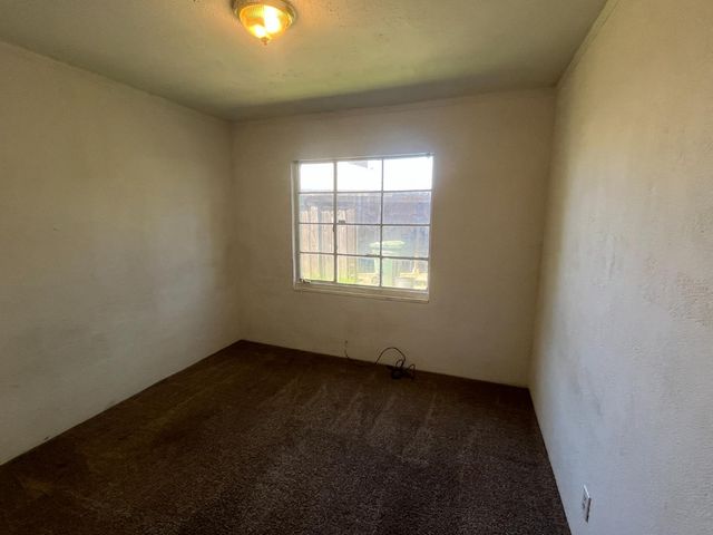 3318 Horseshoe Dr, Sacramento, CA 95821