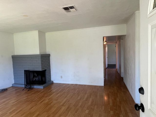 3318 Horseshoe Dr, Sacramento, CA 95821