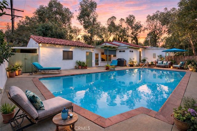 4905 Alhama, Woodland Hills, CA 91364