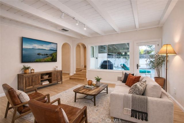 4905 Alhama, Woodland Hills, CA 91364