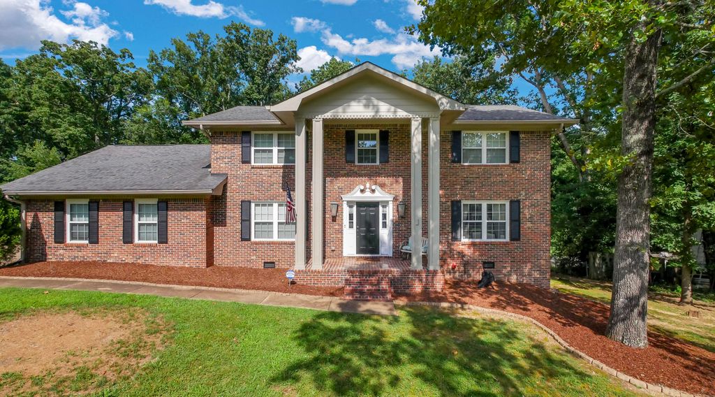 1631 Starboard Drive, Hixson, TN 37343