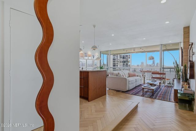 1560 LANCASTER Terrace 1006, Jacksonville, FL 32204