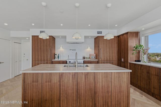 1560 LANCASTER Terrace 1006, Jacksonville, FL 32204