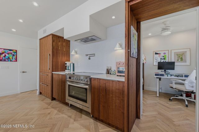 1560 LANCASTER Terrace 1006, Jacksonville, FL 32204