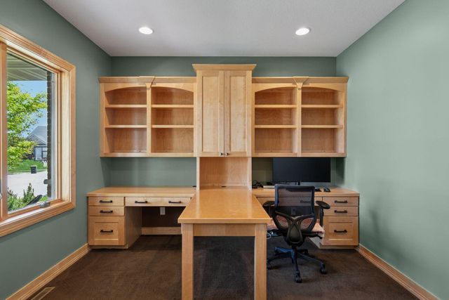 2304 Britwood Lane SW, Rochester, MN 55902