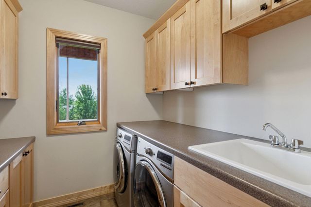 2304 Britwood Lane SW, Rochester, MN 55902