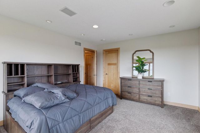 2304 Britwood Lane SW, Rochester, MN 55902