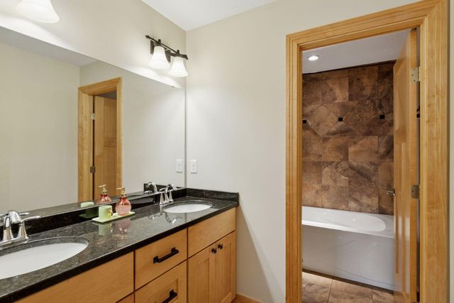 2304 Britwood Lane SW, Rochester, MN 55902