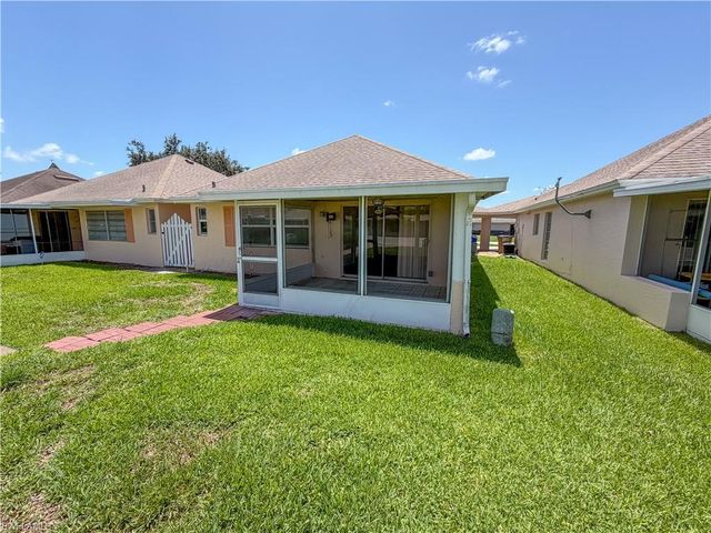 323 Dania ST, Lehigh Acres, FL 33936