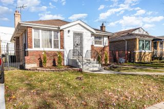 4852 W HIRSCH Street, Chicago, IL 60651