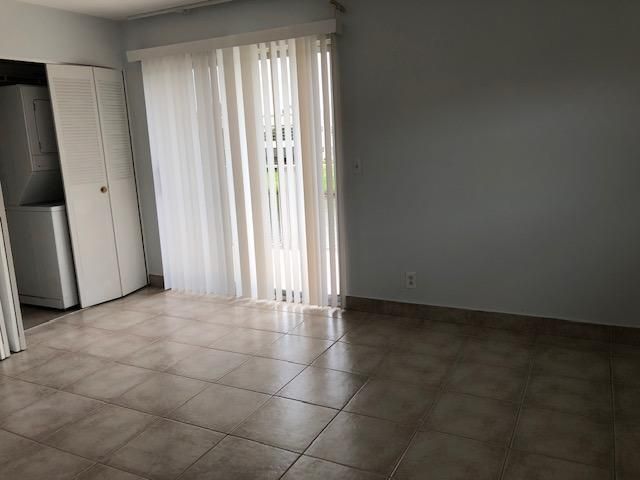 370 Saxony Trail, Delray Beach, FL 33446