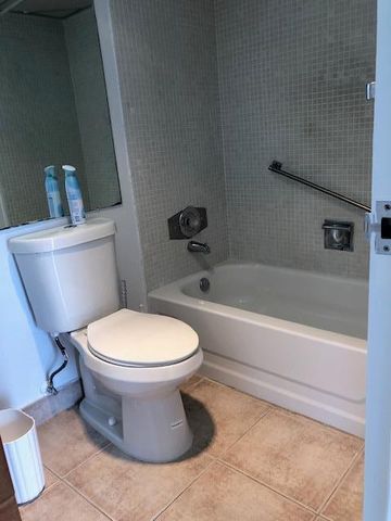 370 Saxony Trail, Delray Beach, FL 33446