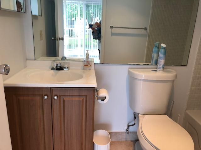 370 Saxony Trail, Delray Beach, FL 33446