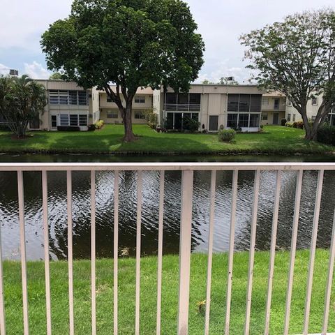 370 Saxony Trail, Delray Beach, FL 33446
