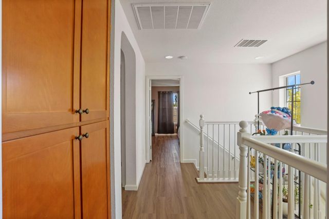 1494 Hearthsong Dr, Manteca, CA 95337