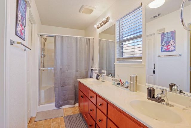 1494 Hearthsong Dr, Manteca, CA 95337