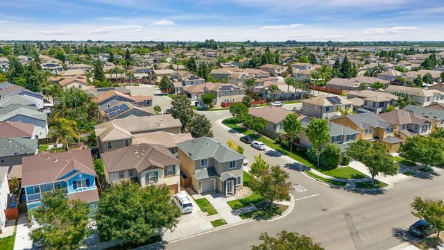 1494 Hearthsong Dr, Manteca, CA 95337