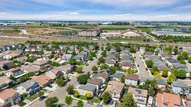 1494 Hearthsong Dr, Manteca, CA 95337