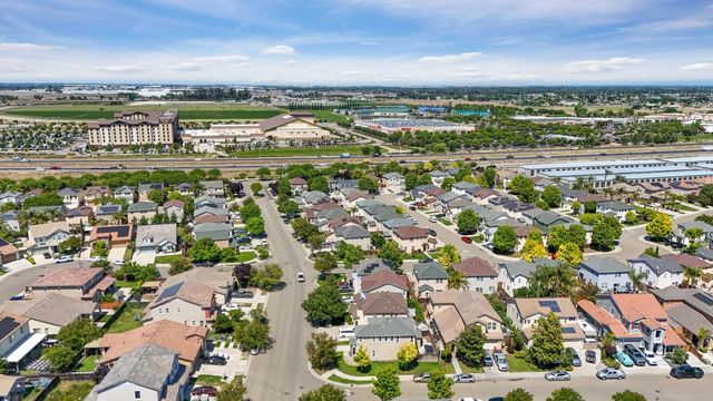 1494 Hearthsong Dr, Manteca, CA 95337