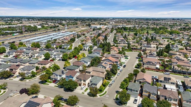 1494 Hearthsong Dr, Manteca, CA 95337
