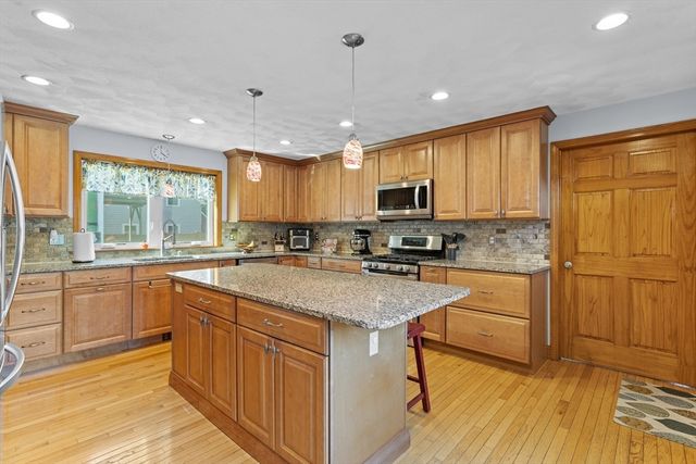 341 Linwood St, Lynn, MA 01901